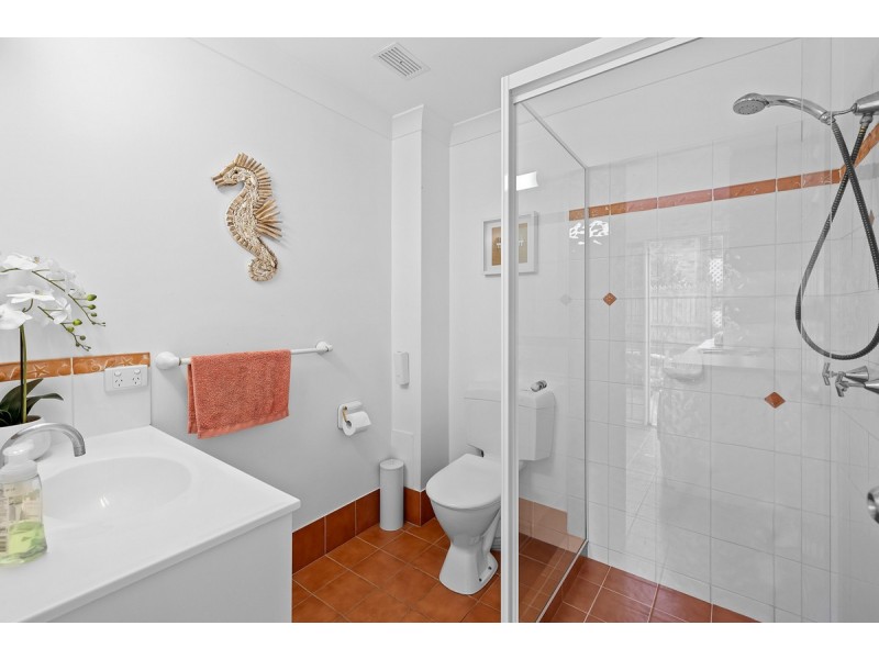 20 Kingfisher Crescent, Belmont QLD 4153