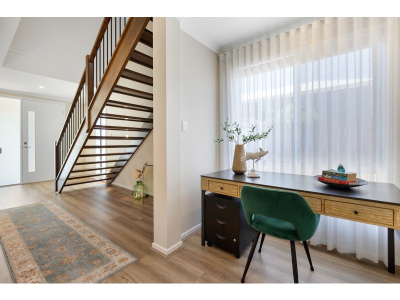 23 Shoreside Close, Birkdale QLD 4159