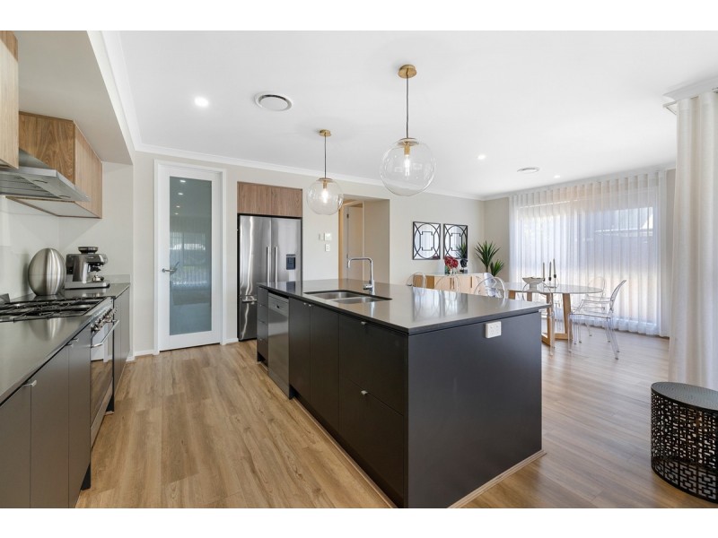 23 Shoreside Close, Birkdale QLD 4159