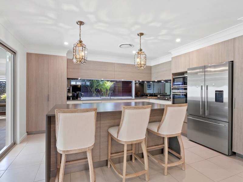 22 Sailfish Avenue, Birkdale QLD 4159