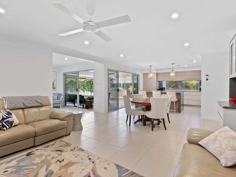 22 Sailfish Avenue, Birkdale QLD 4159