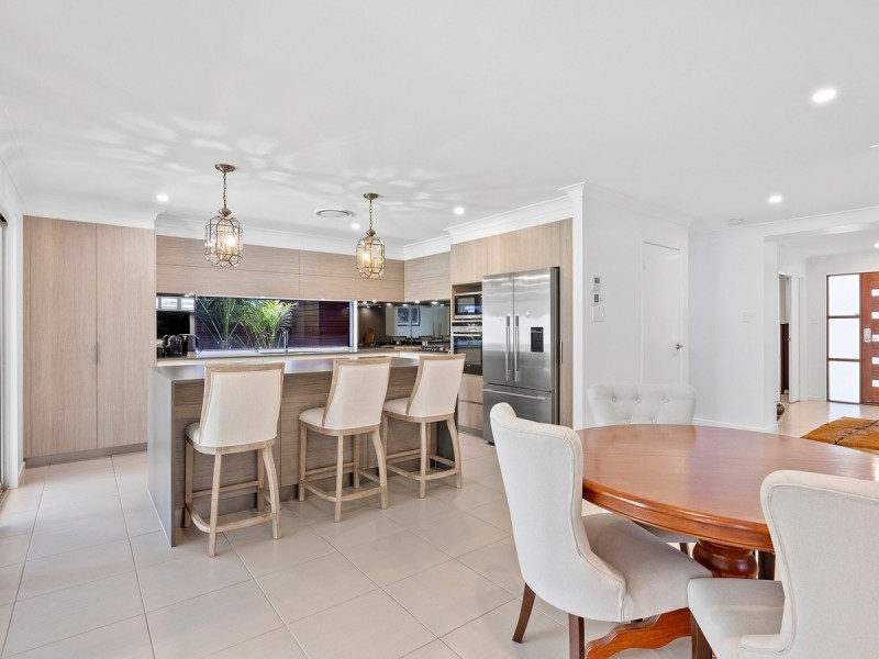 22 Sailfish Avenue, Birkdale QLD 4159