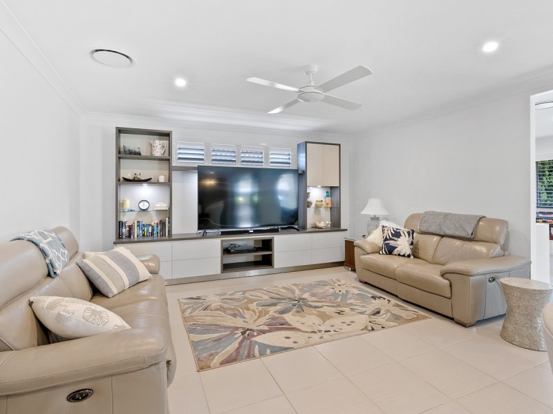 22 Sailfish Avenue, Birkdale QLD 4159