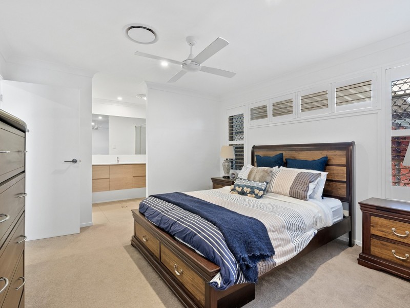 22 Sailfish Avenue, Birkdale QLD 4159