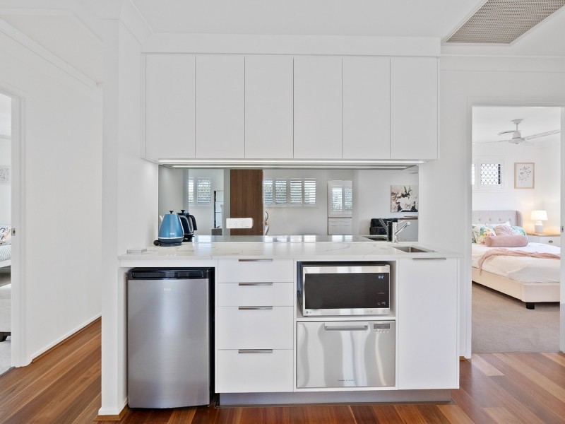 22 Sailfish Avenue, Birkdale QLD 4159