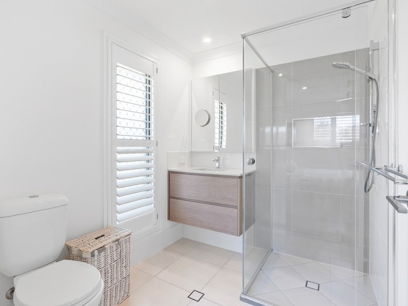 22 Sailfish Avenue, Birkdale QLD 4159