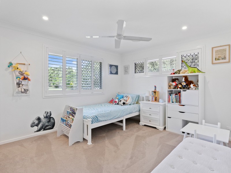 22 Sailfish Avenue, Birkdale QLD 4159