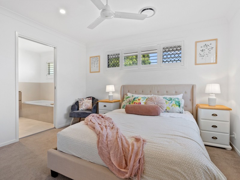 22 Sailfish Avenue, Birkdale QLD 4159