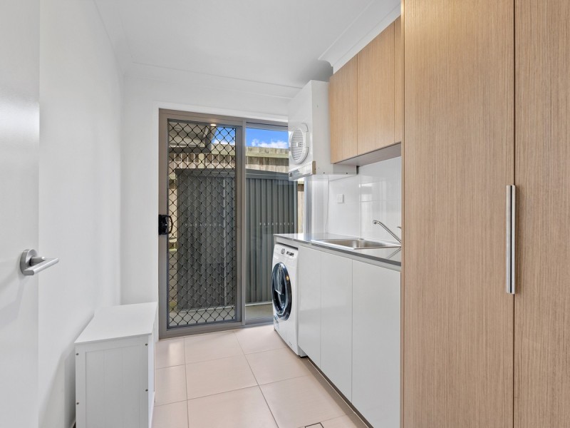 22 Sailfish Avenue, Birkdale QLD 4159