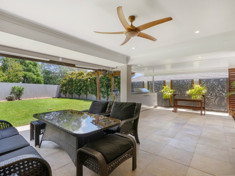 22 Sailfish Avenue, Birkdale QLD 4159