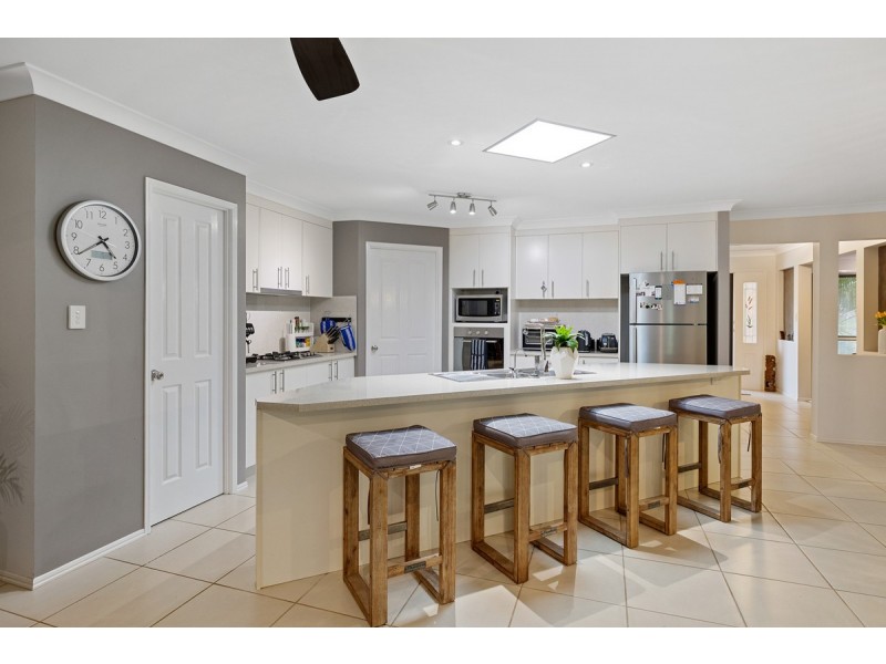 13 Attenborough Circuit, Redland Bay QLD 4165