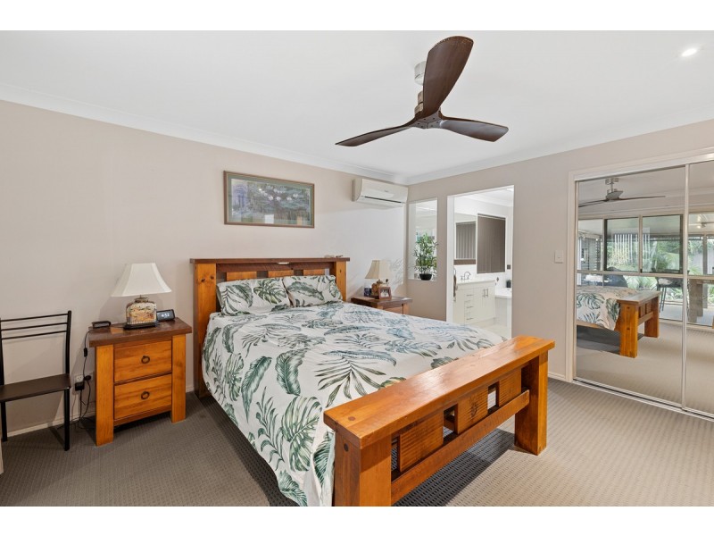 13 Attenborough Circuit, Redland Bay QLD 4165