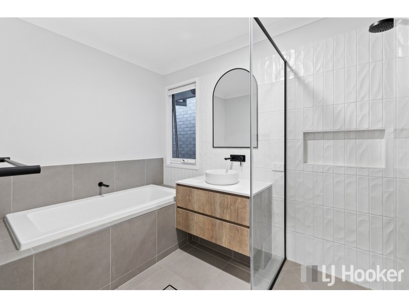 1 Glendevon Street, Thornlands QLD 4164