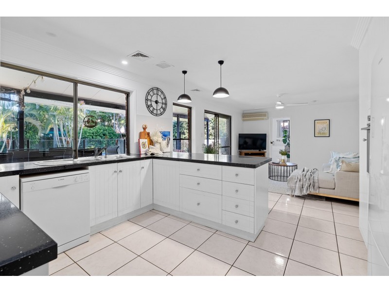 10 Waterford Crescent, Ormiston QLD 4160