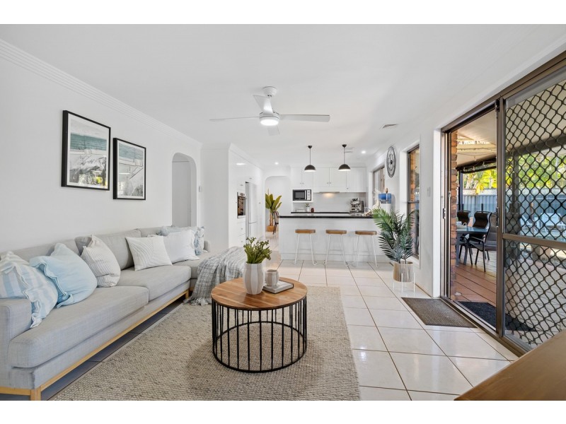 10 Waterford Crescent, Ormiston QLD 4160