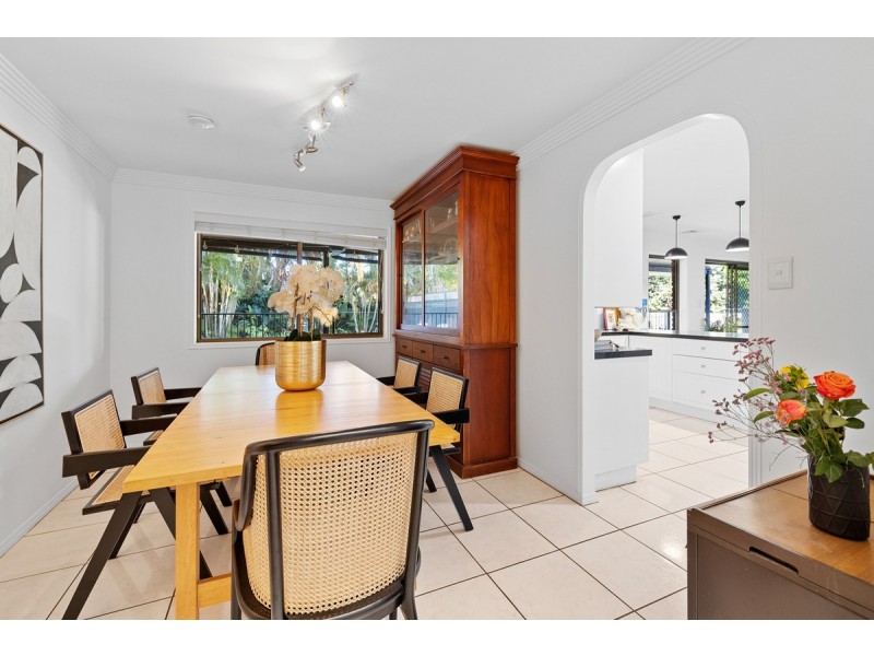 10 Waterford Crescent, Ormiston QLD 4160