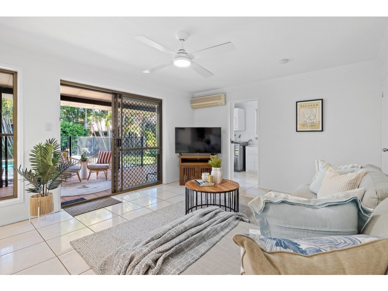 10 Waterford Crescent, Ormiston QLD 4160