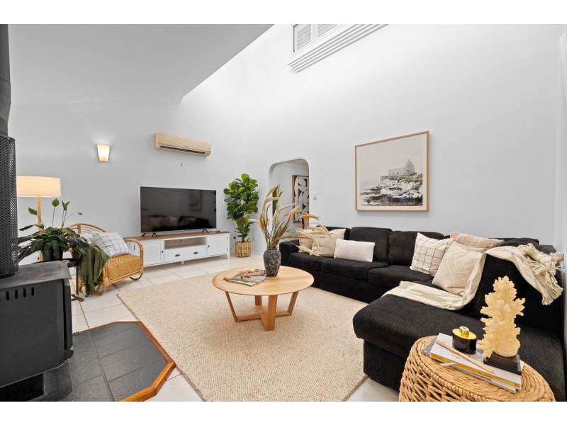 10 Waterford Crescent, Ormiston QLD 4160