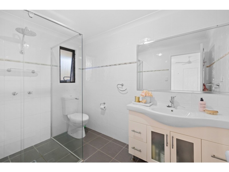 10 Waterford Crescent, Ormiston QLD 4160