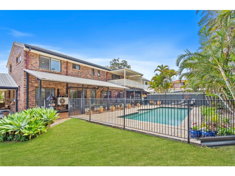 10 Waterford Crescent, Ormiston QLD 4160