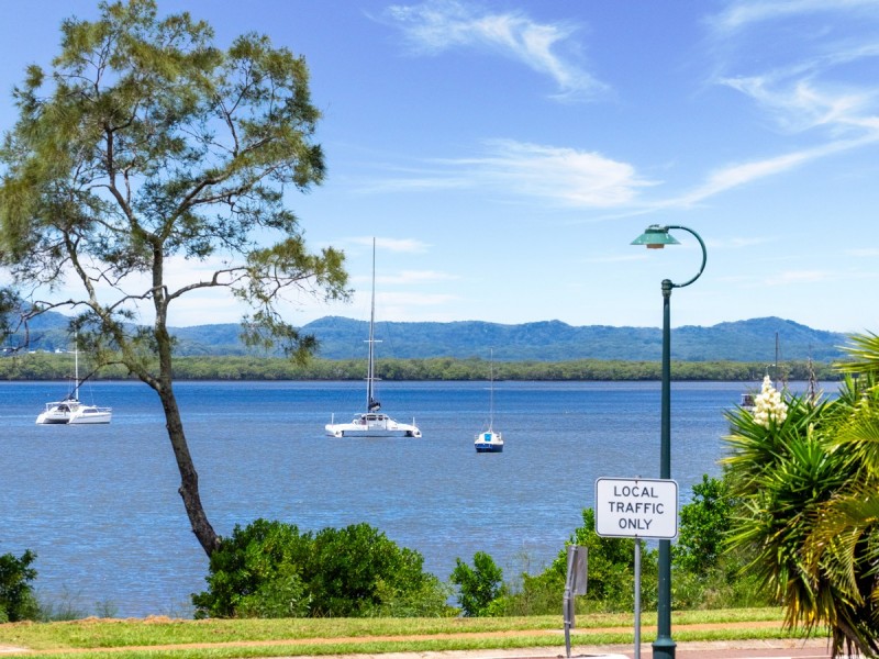 5 Moores Road, Redland Bay QLD 4165