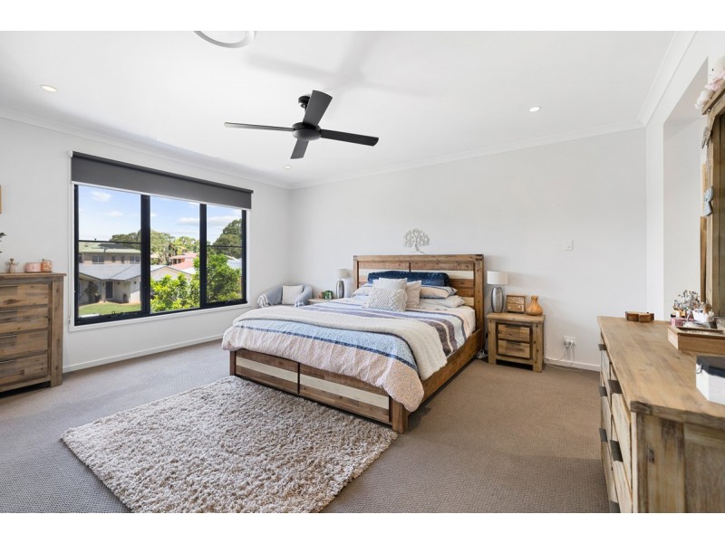 5 Moores Road, Redland Bay QLD 4165