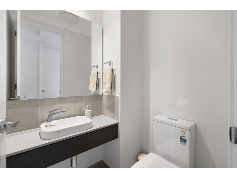 5 Moores Road, Redland Bay QLD 4165