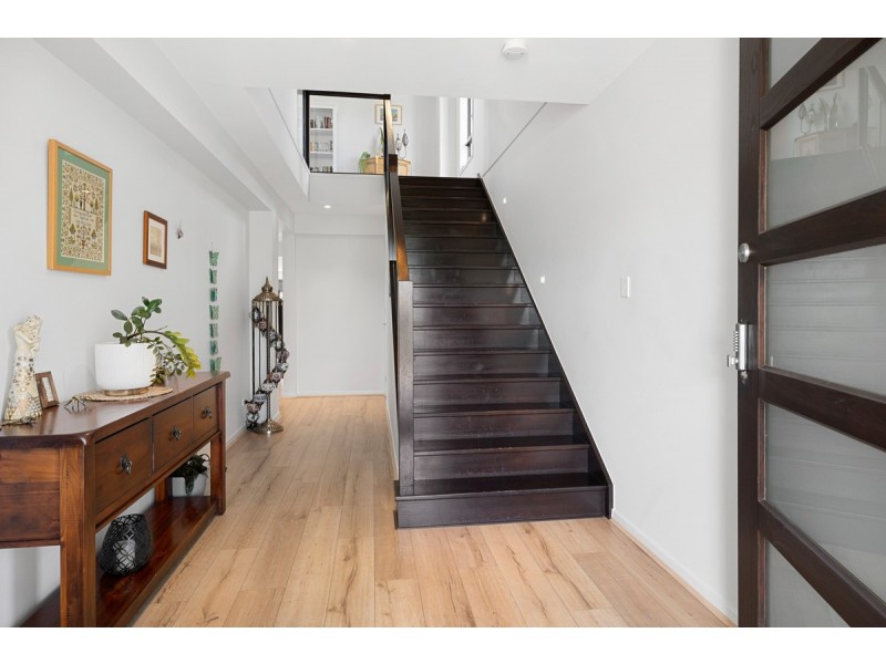 5 Moores Road, Redland Bay QLD 4165