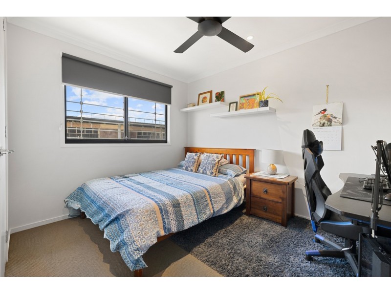 5 Moores Road, Redland Bay QLD 4165