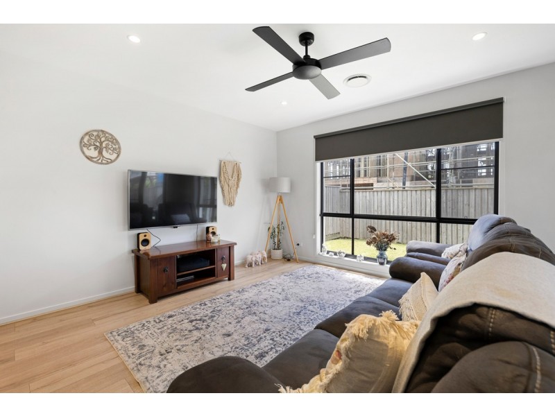 5 Moores Road, Redland Bay QLD 4165