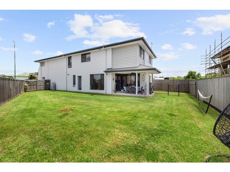 5 Moores Road, Redland Bay QLD 4165