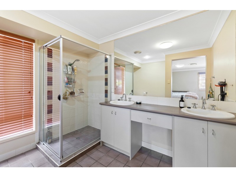 45 Gretchen Circuit, Thornlands QLD 4164