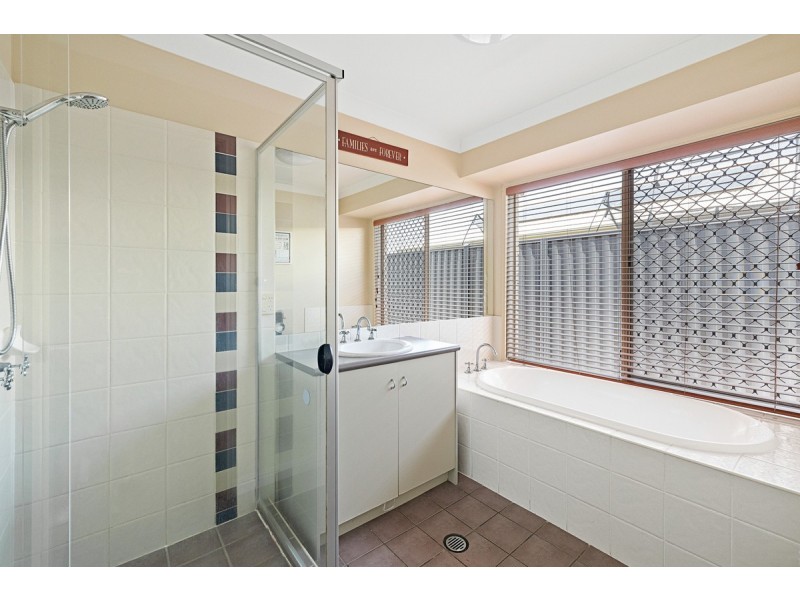 45 Gretchen Circuit, Thornlands QLD 4164