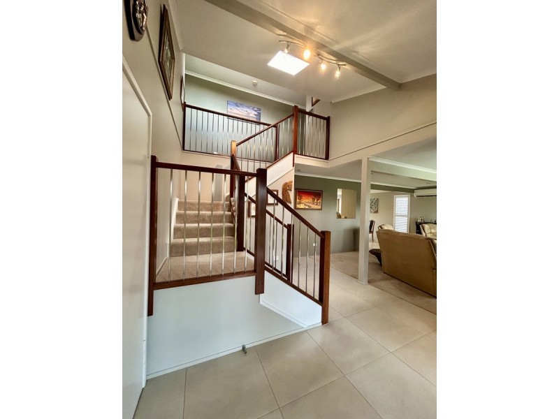 8 Ocean Street, Cleveland QLD 4163