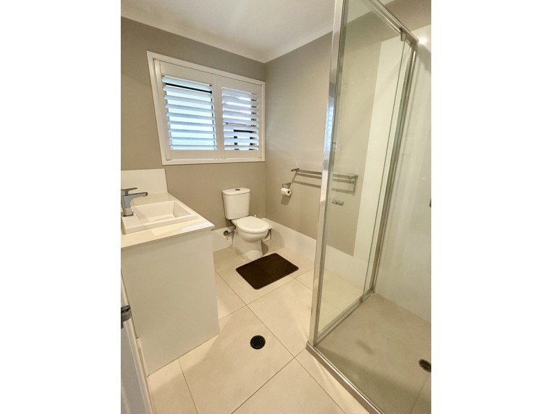 8 Ocean Street, Cleveland QLD 4163