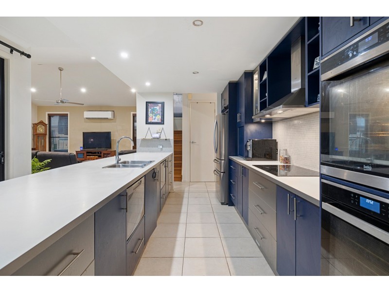 8 Whepstead Avenue, Wellington Point QLD 4160