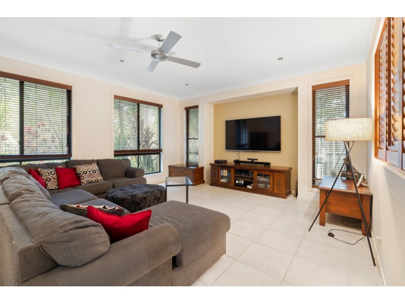 8 Whepstead Avenue, Wellington Point QLD 4160