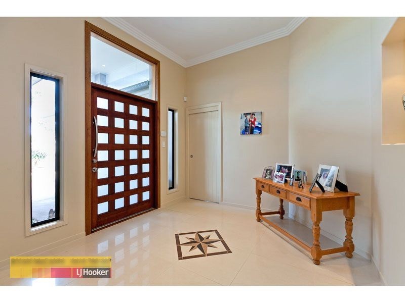 26 Yorston Place, Ormiston QLD 4160