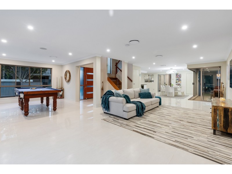 130 Burdekin Drive, Sinnamon Park QLD 4073