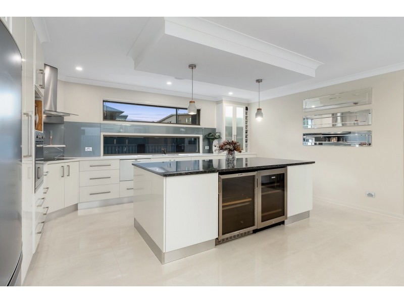 130 Burdekin Drive, Sinnamon Park QLD 4073