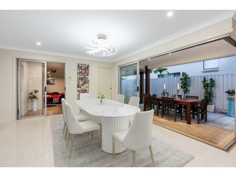 130 Burdekin Drive, Sinnamon Park QLD 4073