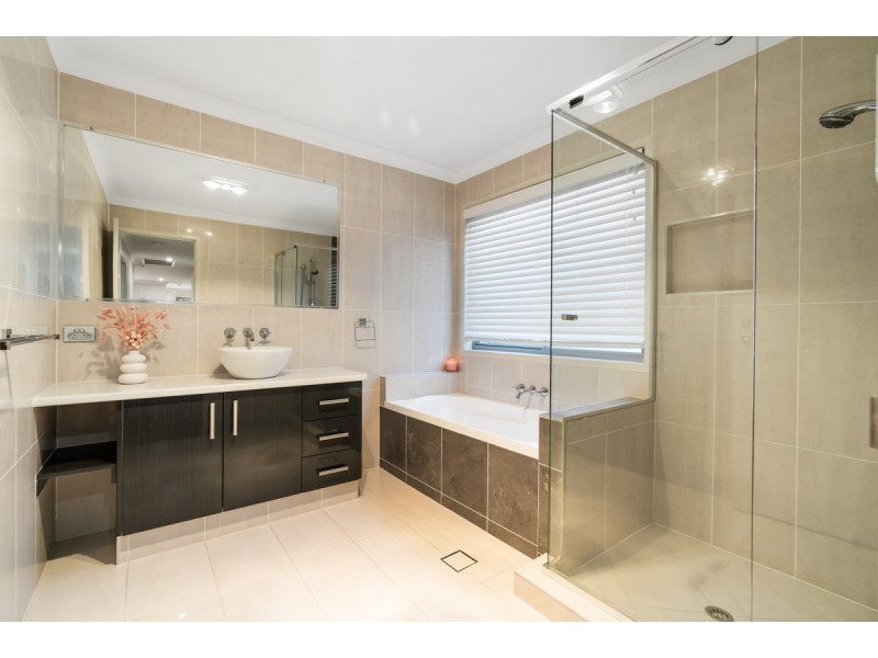 130 Burdekin Drive, Sinnamon Park QLD 4073