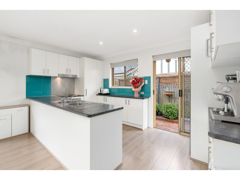 6 Heath Street, Forest Lake QLD 4078