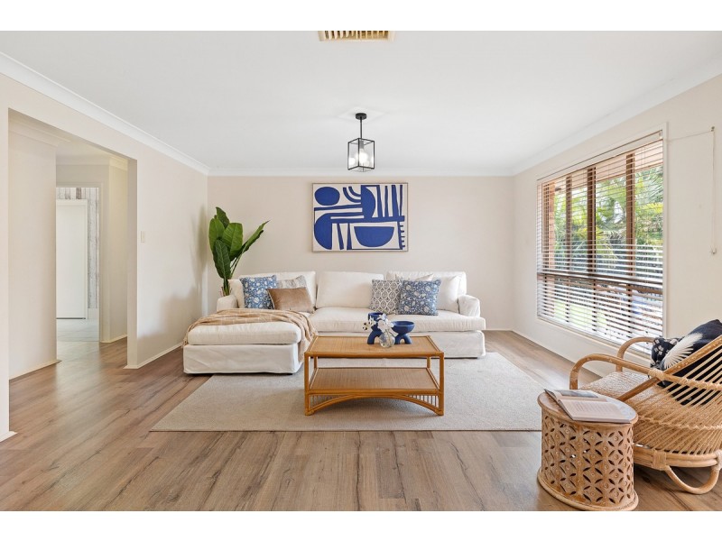 10 Lanyard Place, Redland Bay QLD 4165