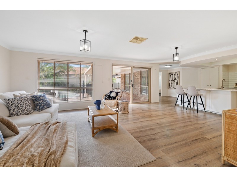 10 Lanyard Place, Redland Bay QLD 4165