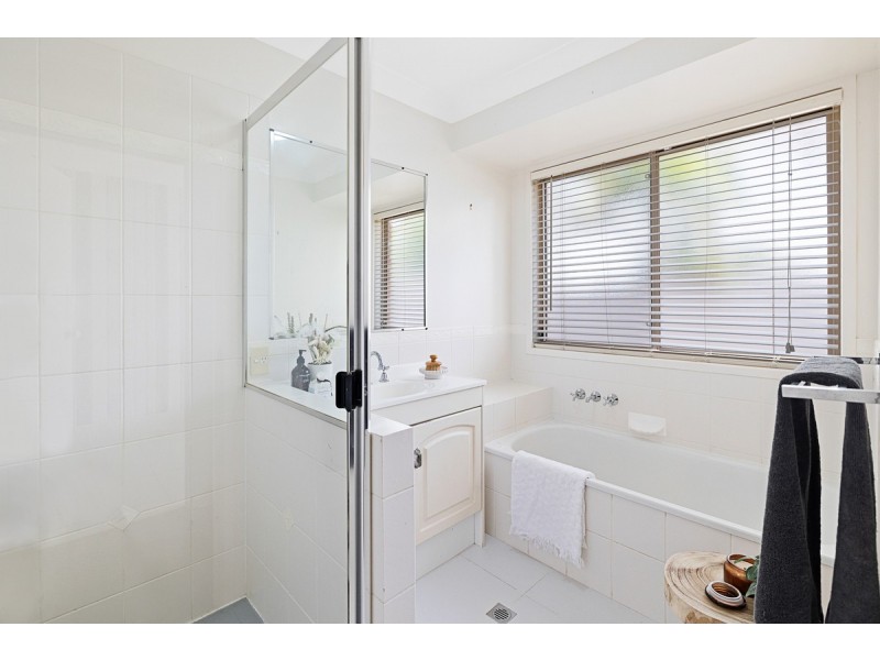 10 Lanyard Place, Redland Bay QLD 4165