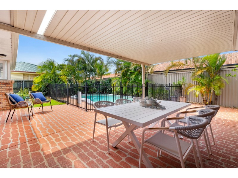 10 Lanyard Place, Redland Bay QLD 4165