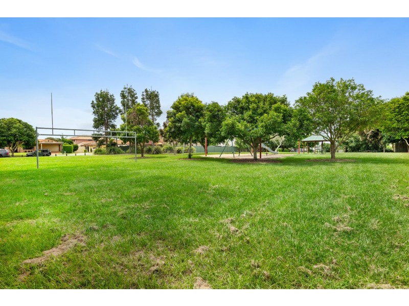 10 Lanyard Place, Redland Bay QLD 4165