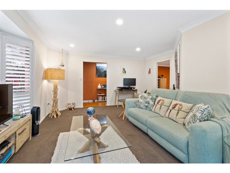 37 Wyncroft Street, Holland Park QLD 4121