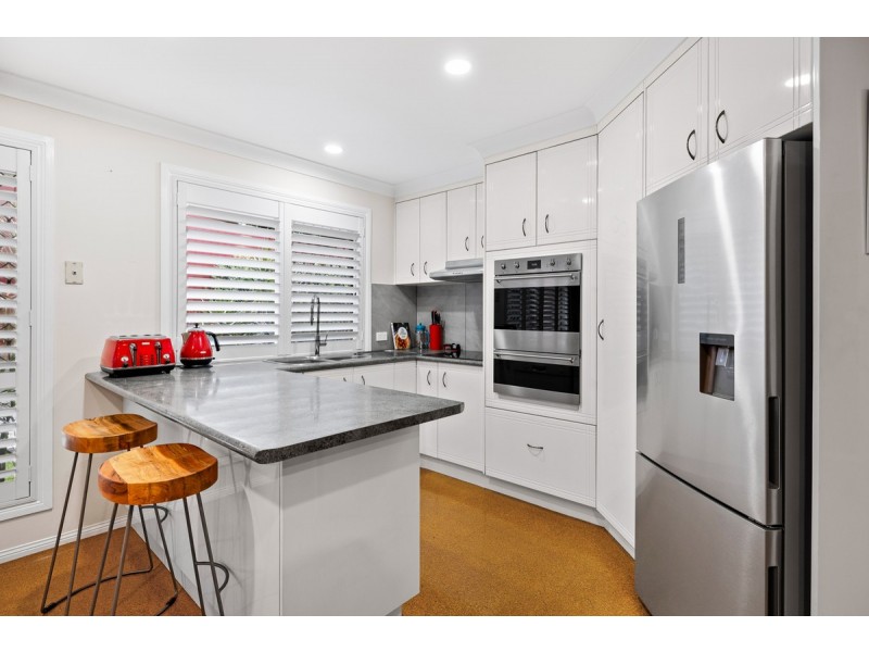 37 Wyncroft Street, Holland Park QLD 4121